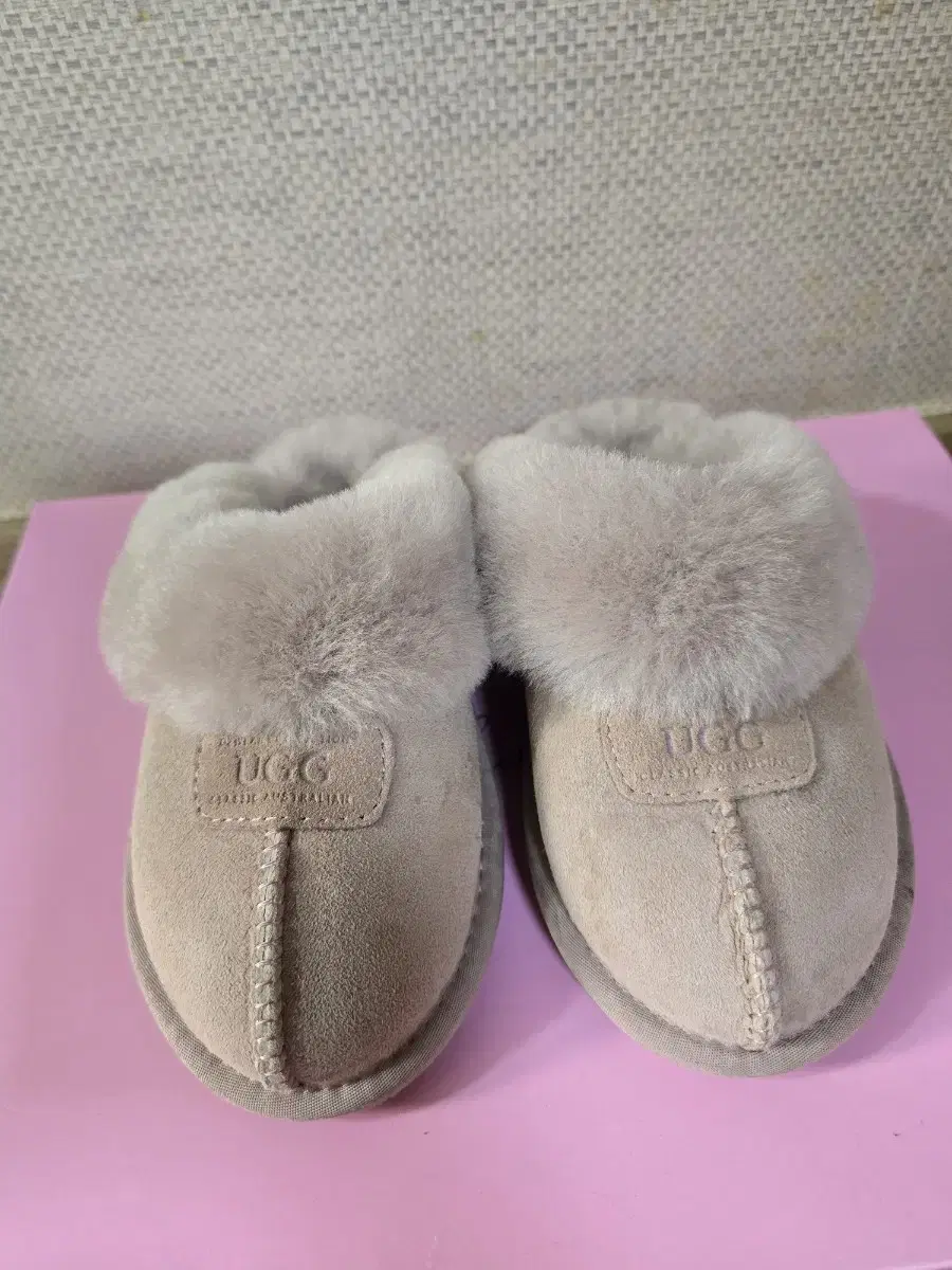 UGG 털 슬리퍼(200)